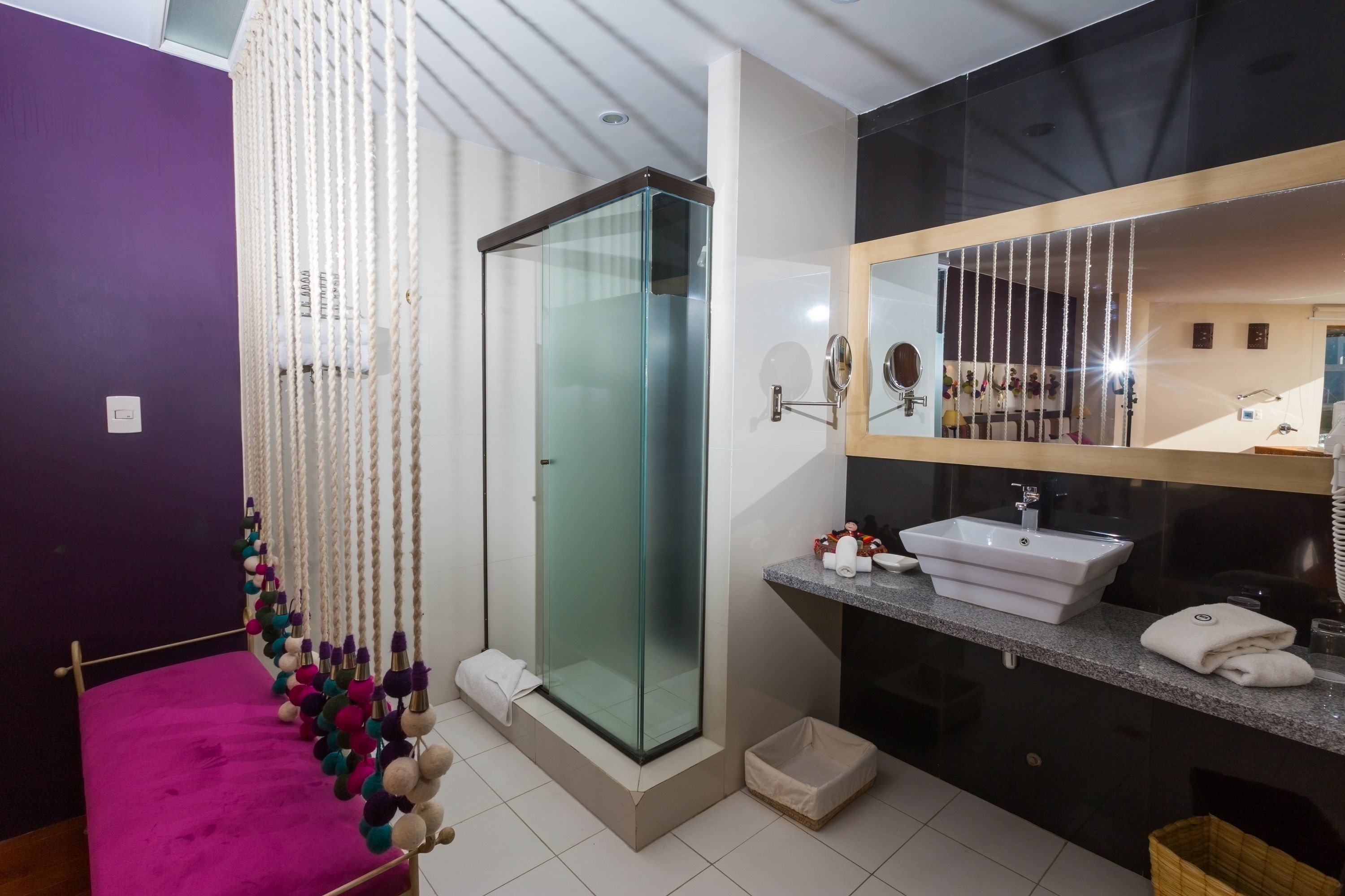 deluxe suite, 2 bedrooms, jetted tub | bathroom | deep-soaking bathtub, rainfall showerhead, free toiletries, hair dryer