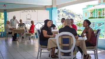 Ilmainen päivittäinen paikallinen aamiainen