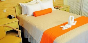 Peti besi dalam bilik, meja, seterika/papan seterika, Wi-fi percuma