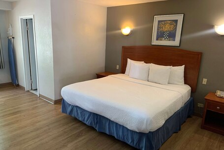 Days Inn by Wyndham Elmsford White Plains - Image 17