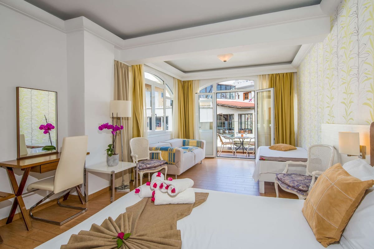 superior family room | in-room safe, individually decorated, soundproofing, free wifi