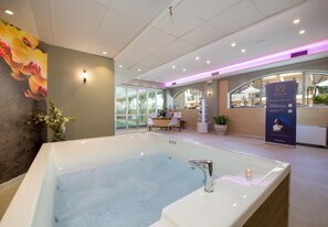 Sauna, body treatments, deep-tissue massages, facials, 2 treatment rooms - Hotel Kalyves Beach (Apokoronas)