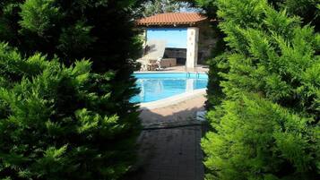 Seasonal outdoor pool