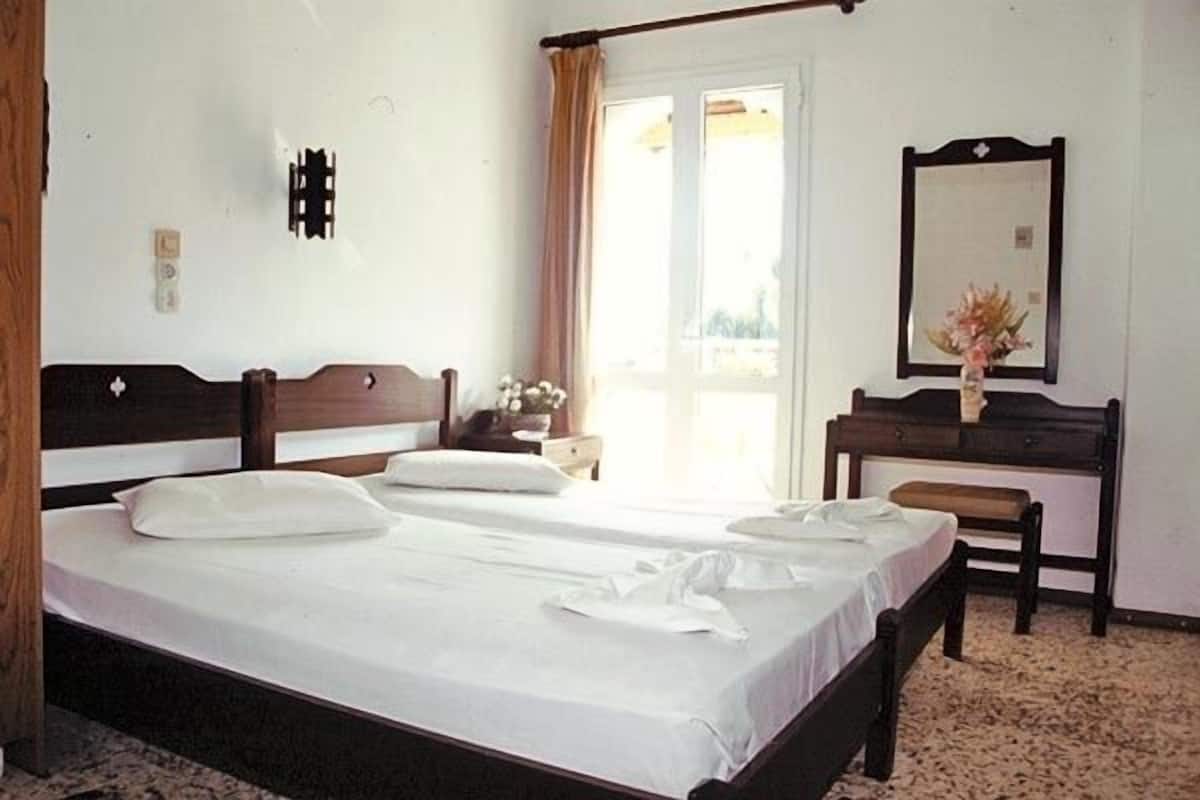 Standard Room | Free WiFi, bed sheets