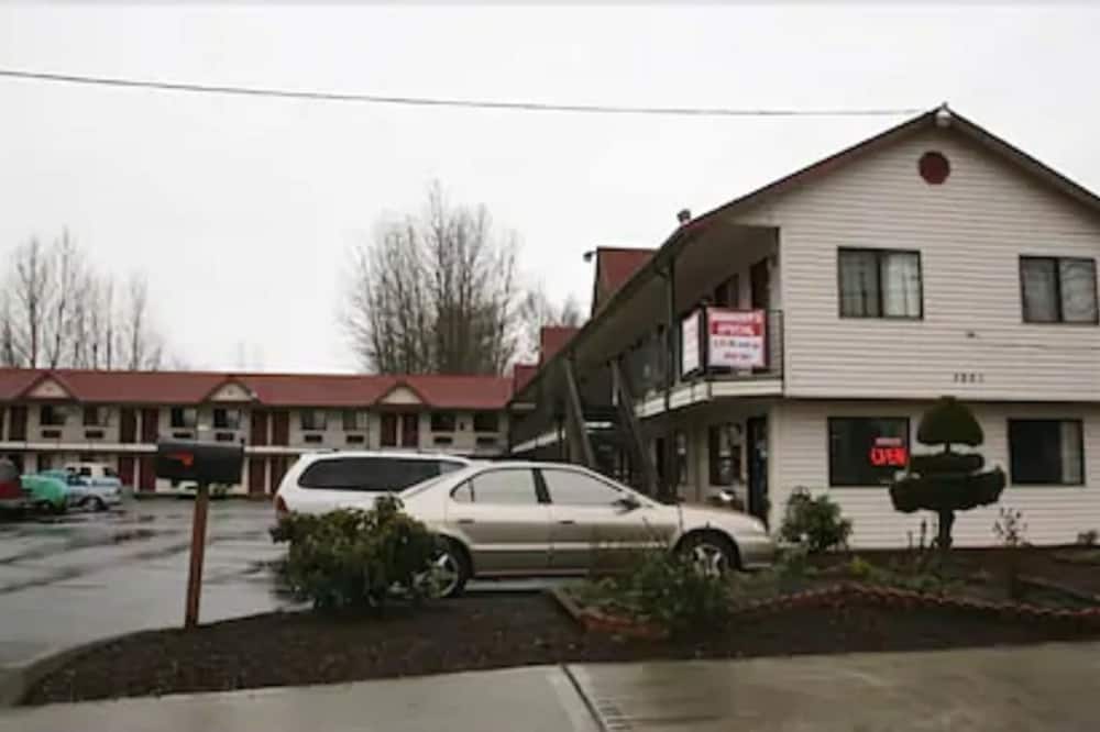 Sunshine Motel