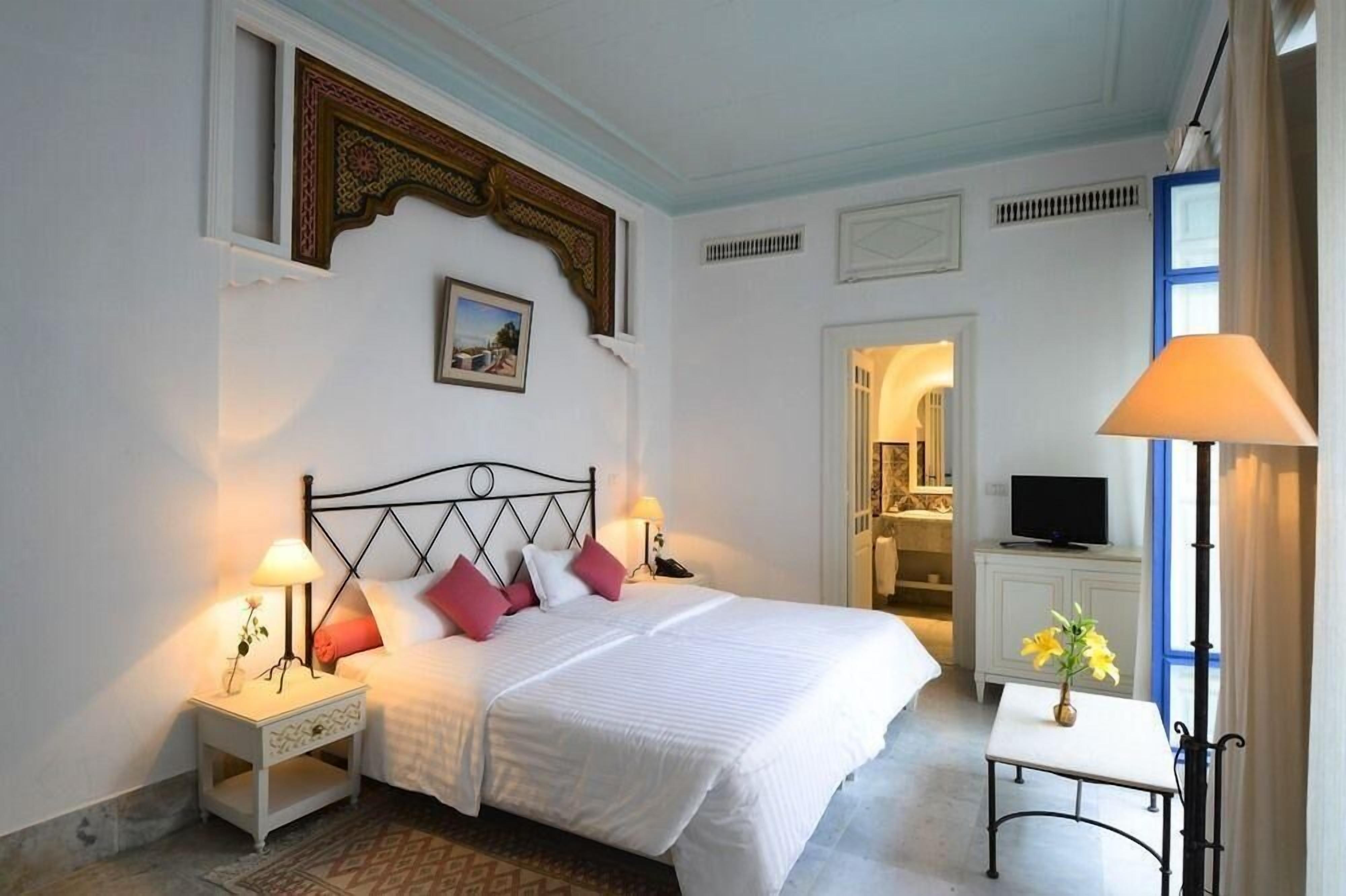 Ropa de cama de alta calidad, minibar, caja fuerte