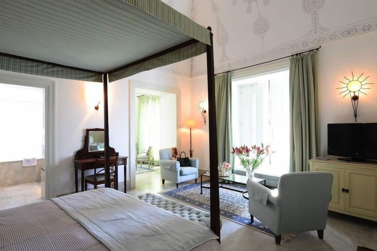 Ropa de cama de alta calidad y minibar 
