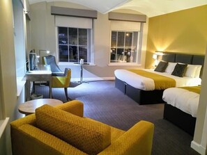 Family Room | Desk, iron/ironing board, free WiFi, bed sheets - New Lanark Mill Hotel (Lanark)