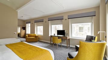 Family Double Room | Desk, iron/ironing board, free WiFi, bed sheets