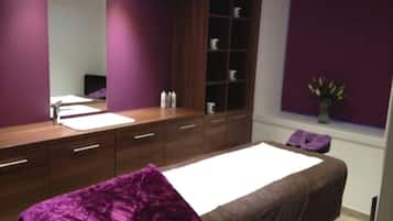 Un sauna, baño turco, tratamientos corporales, aromaterapia