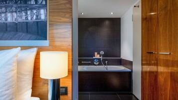 Junior Suite, 1 King Bed | Hypo-allergenic bedding, pillowtop beds, in-room safe, desk