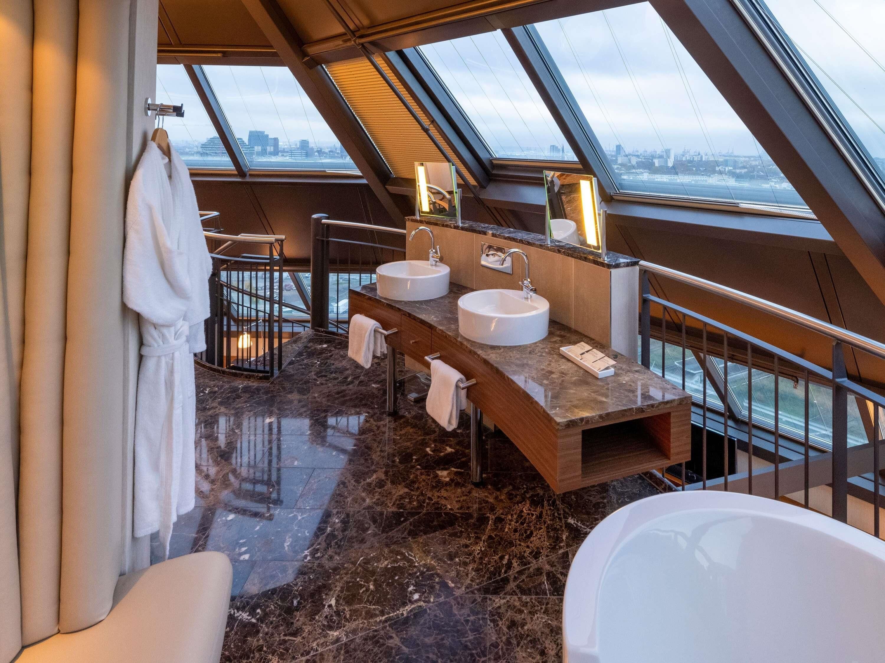 1 bedroom, hypo-allergenic bedding, pillow-top beds, in-room safe