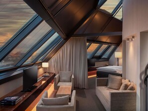 Hypo-allergenic bedding, pillow-top beds, in-room safe, desk