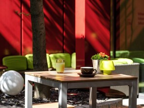 Exterior - Mövenpick Hotel Frankfurt City (Frankfurt)