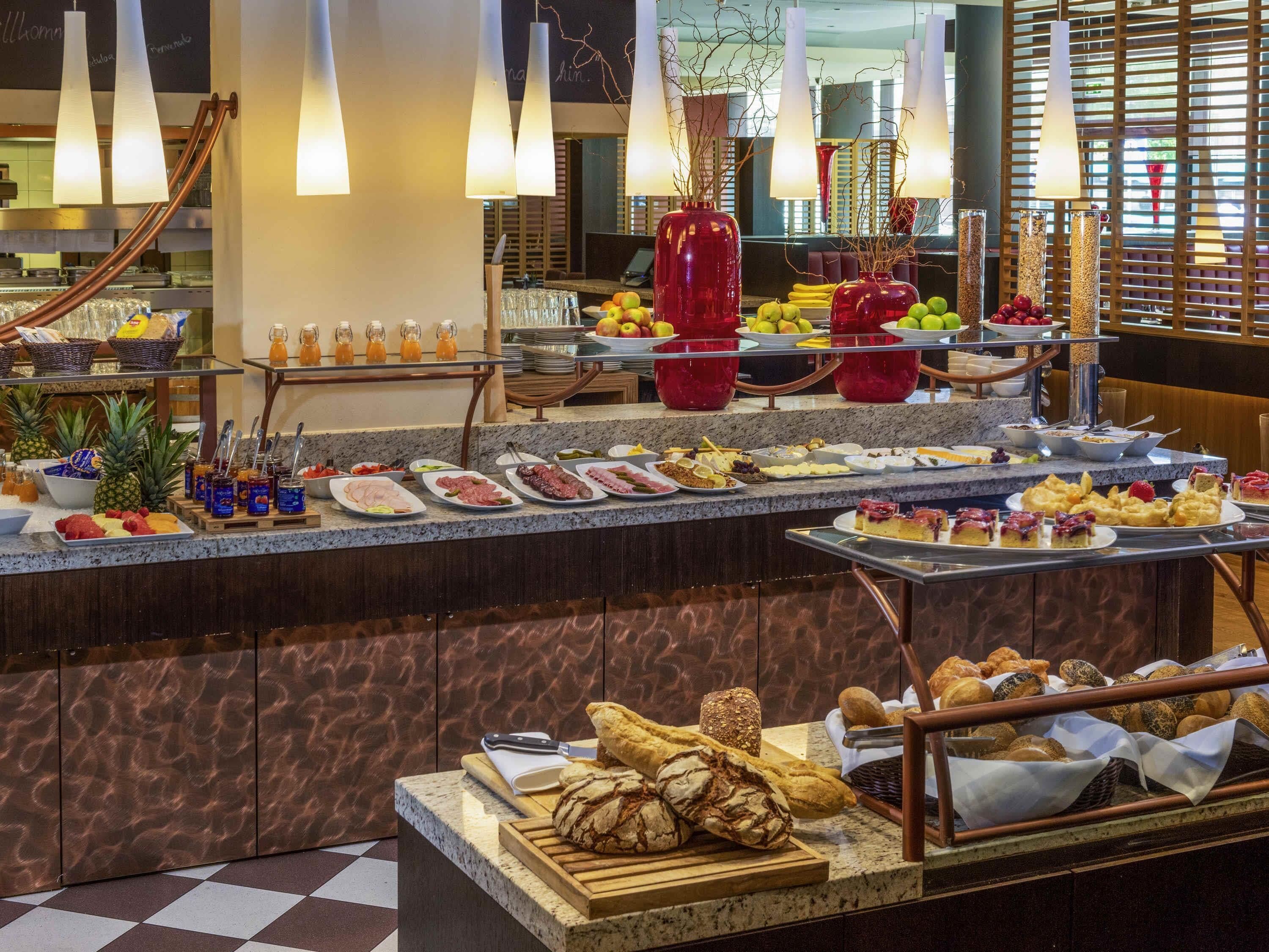 Hypo-allergenic bedding, Select Comfort beds, in-room safe, desk