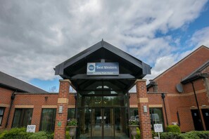 Front of property - Best Western Appleby Park Hotel (Swadlincote)