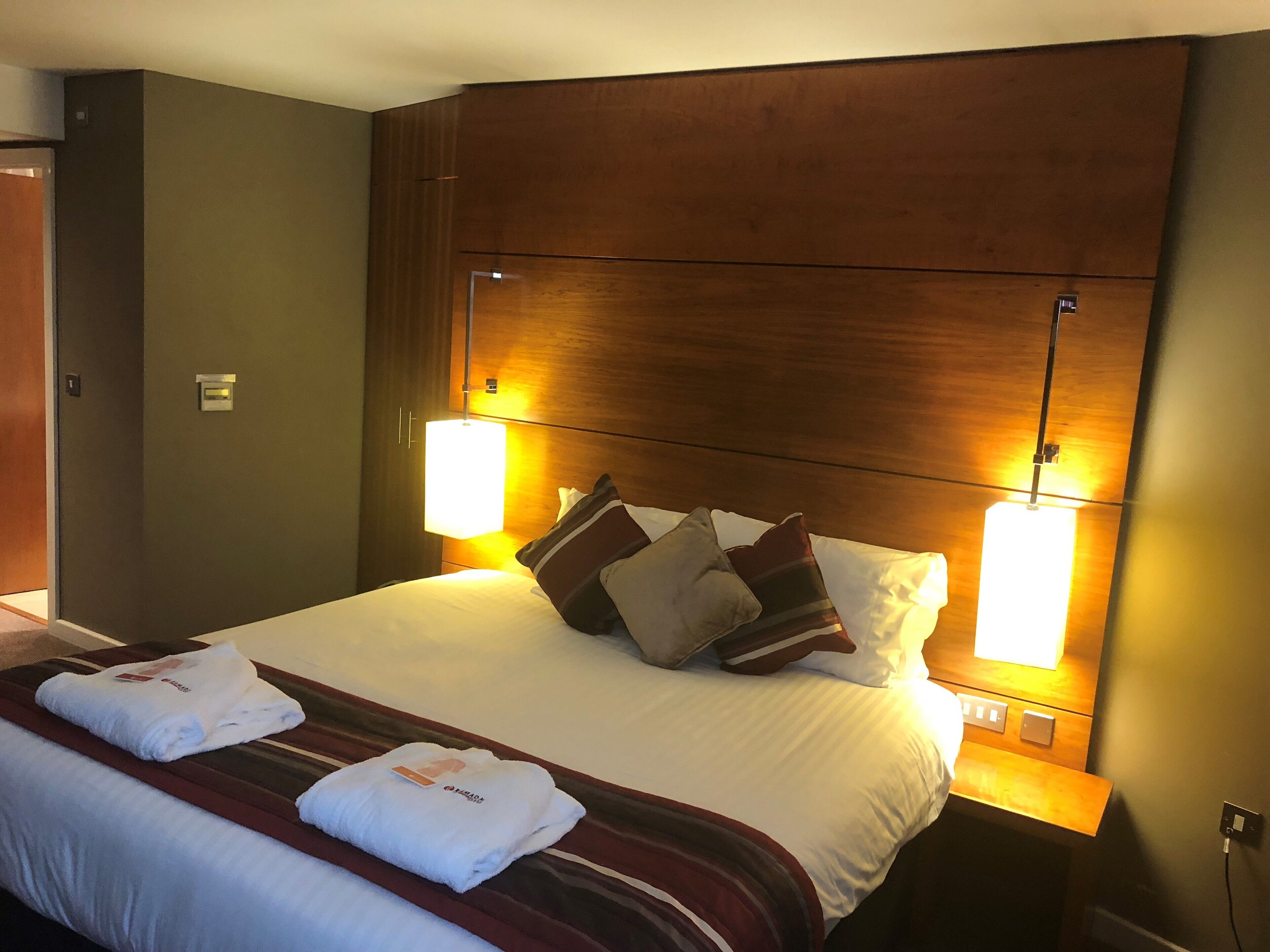 executive room, 1 double bed, non smoking | in-room safe, desk, free cots/infant beds, free wifi