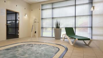 Bồn tắm spa trong nhà
