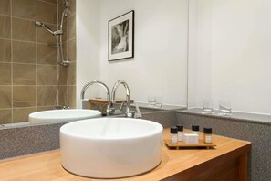 Free toiletries, hair dryer, towels - Ramada Plaza by WyndhamWrexham (Wrexham)