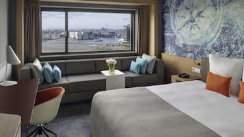 Hypo-allergenic bedding, in-room safe, desk, laptop workspace