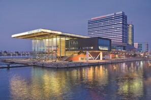 Exterior - Mövenpick Hotel Amsterdam City Centre (Amsterdam)