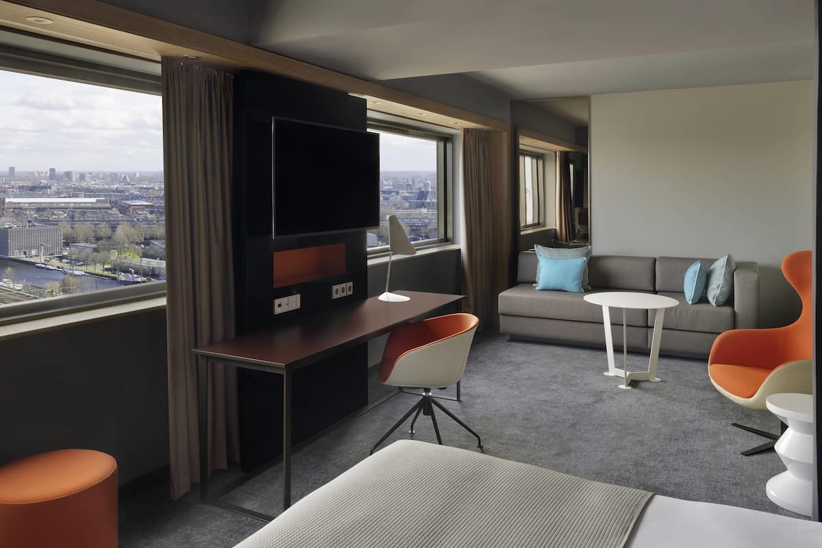 Junior Suite, 1 King Bed | 1 bedroom, hypo-allergenic bedding, in-room safe, desk