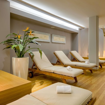 Body treatments, aromatherapy, deep-tissue massages, Swedish massages