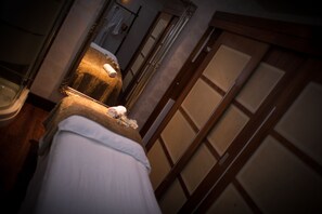 Tratamientos faciales, manicura y pedicura, masajes