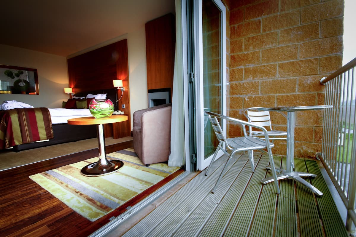 deluxe double or twin room | 1 bedroom, desk, laptop workspace, free cots/infant beds