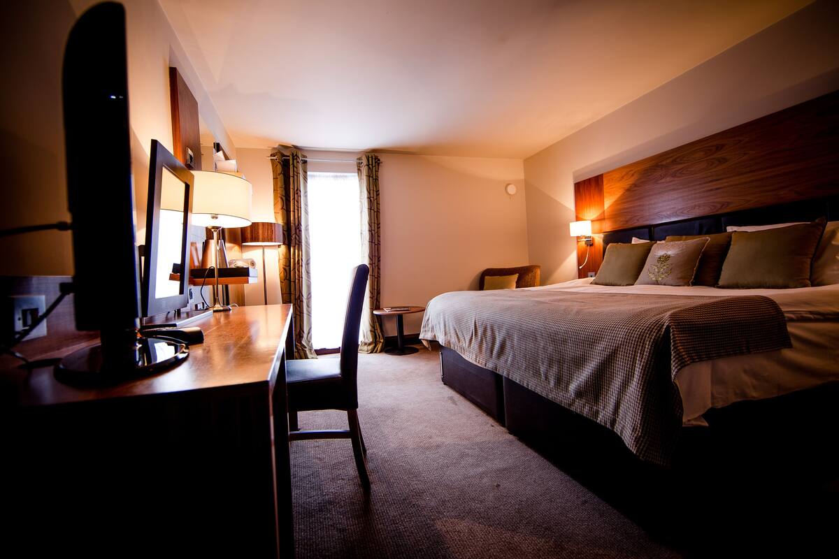 family quadruple room | 1 bedroom, desk, laptop workspace, free cots/infant beds