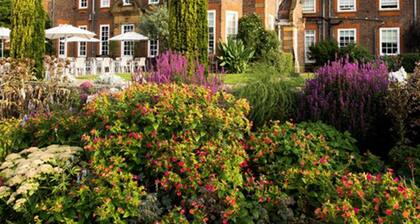 Barnett Hill - Luxury Hotel