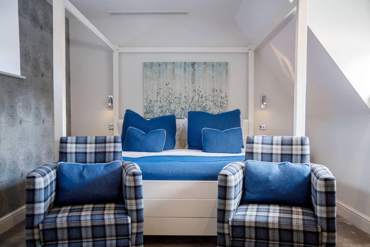 Splendid Suite | Egyptian cotton sheets, premium bedding, in-room safe, desk