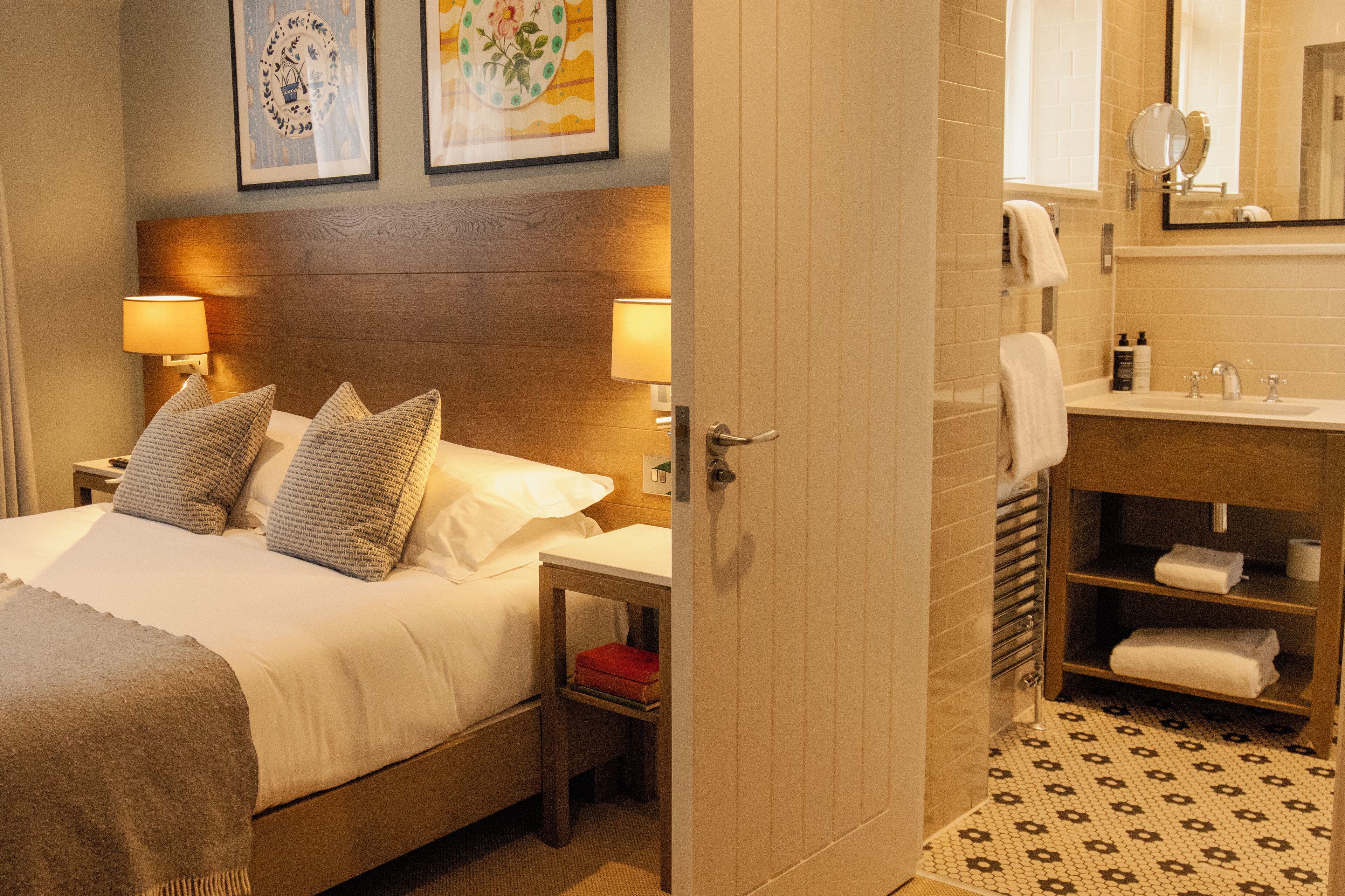 Comfy Double Room | Hypo-allergenic bedding, desk, laptop workspace, iron/ironing board