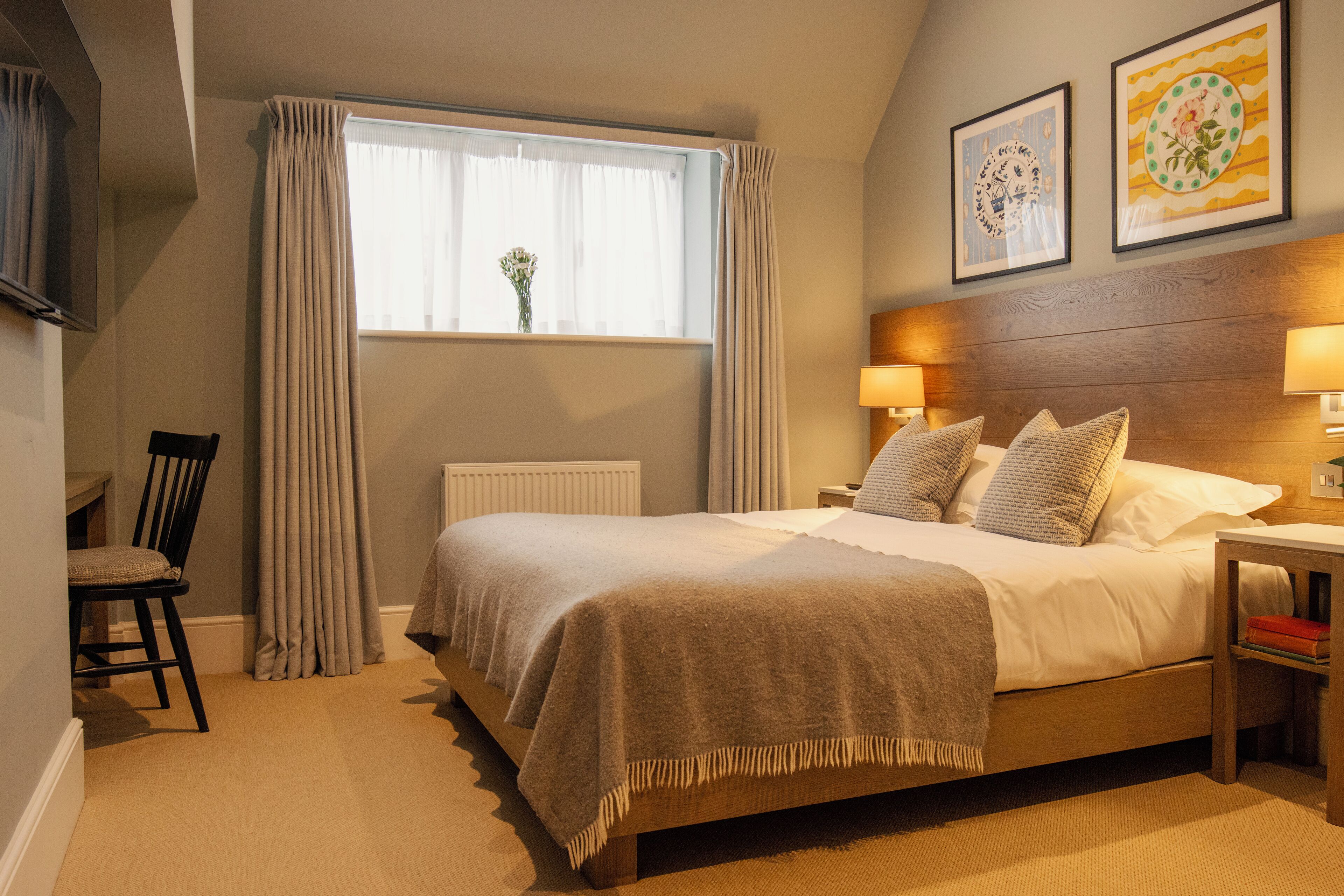 Comfy Double Room | Allergiatestatut vuodevaatteet, työpöytä