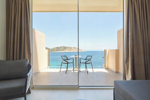 Caja fuerte, mobiliario individual, escritorio y cunas gratuitas