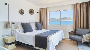 Inspire Adults, Sea View (2 Adults) | Caja de seguridad en la habitación, muebles diferentes y escritorio