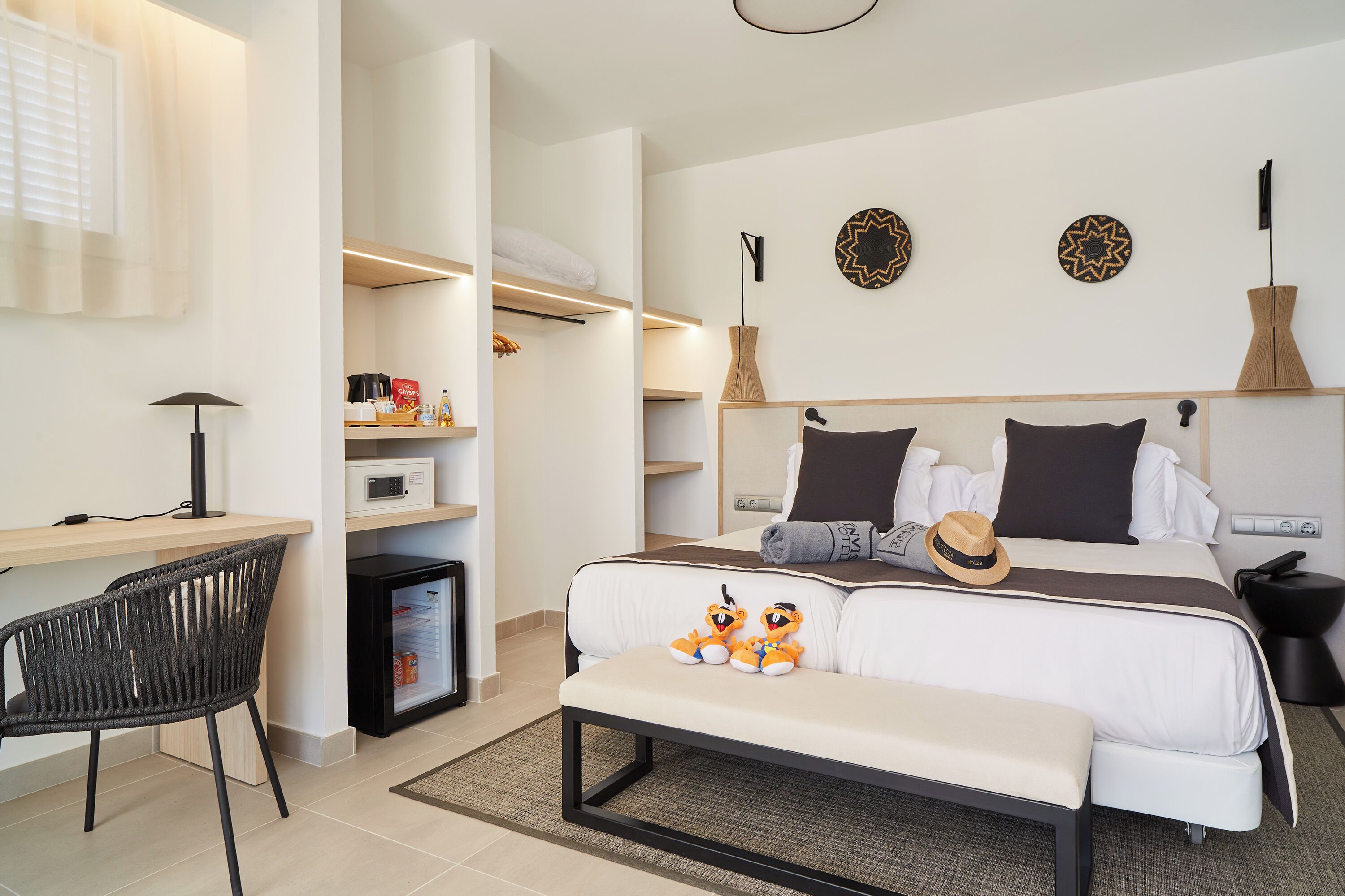 Chambre Présidentielle (Suite) | Coffres-forts dans les chambres, ameublement personnalisé, bureau