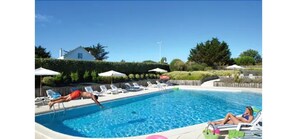 Lits bébé (gratuits), draps fournis