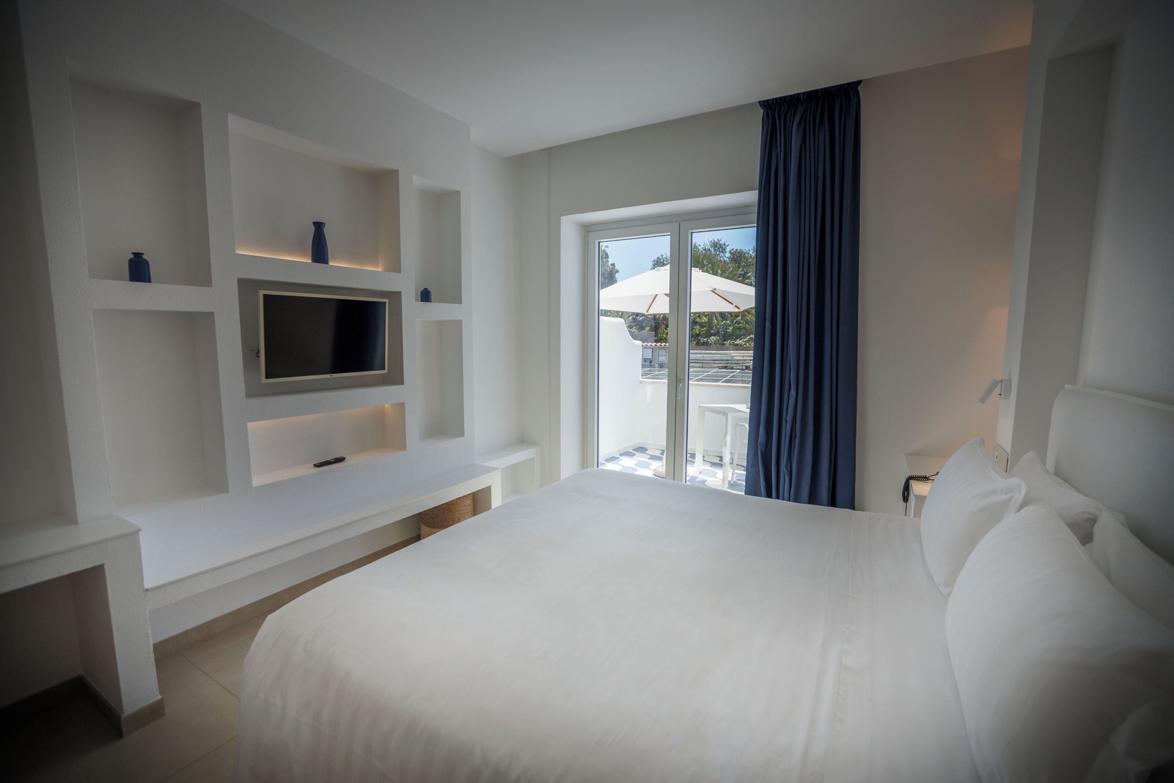 Deluxe Double Room | Egyptian cotton sheets, premium bedding, down comforters, minibar