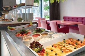 매일 테이크아웃 아침 식사(1인당 EUR 12)