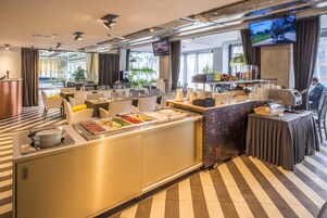 Frukost att ta med varje dag mot avgift