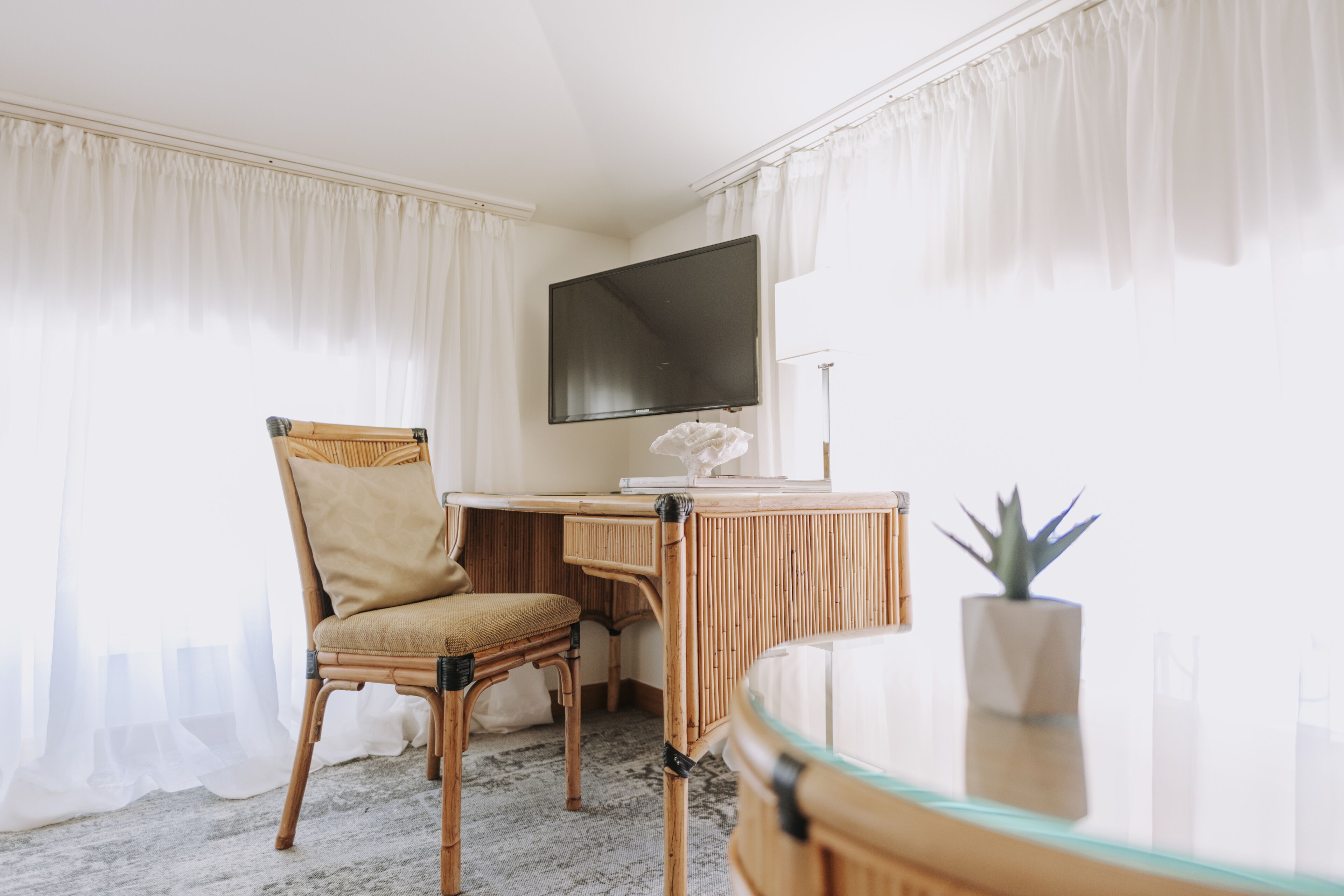 attic double room with sea view | minibar, in-room safe, desk, blackout curtains