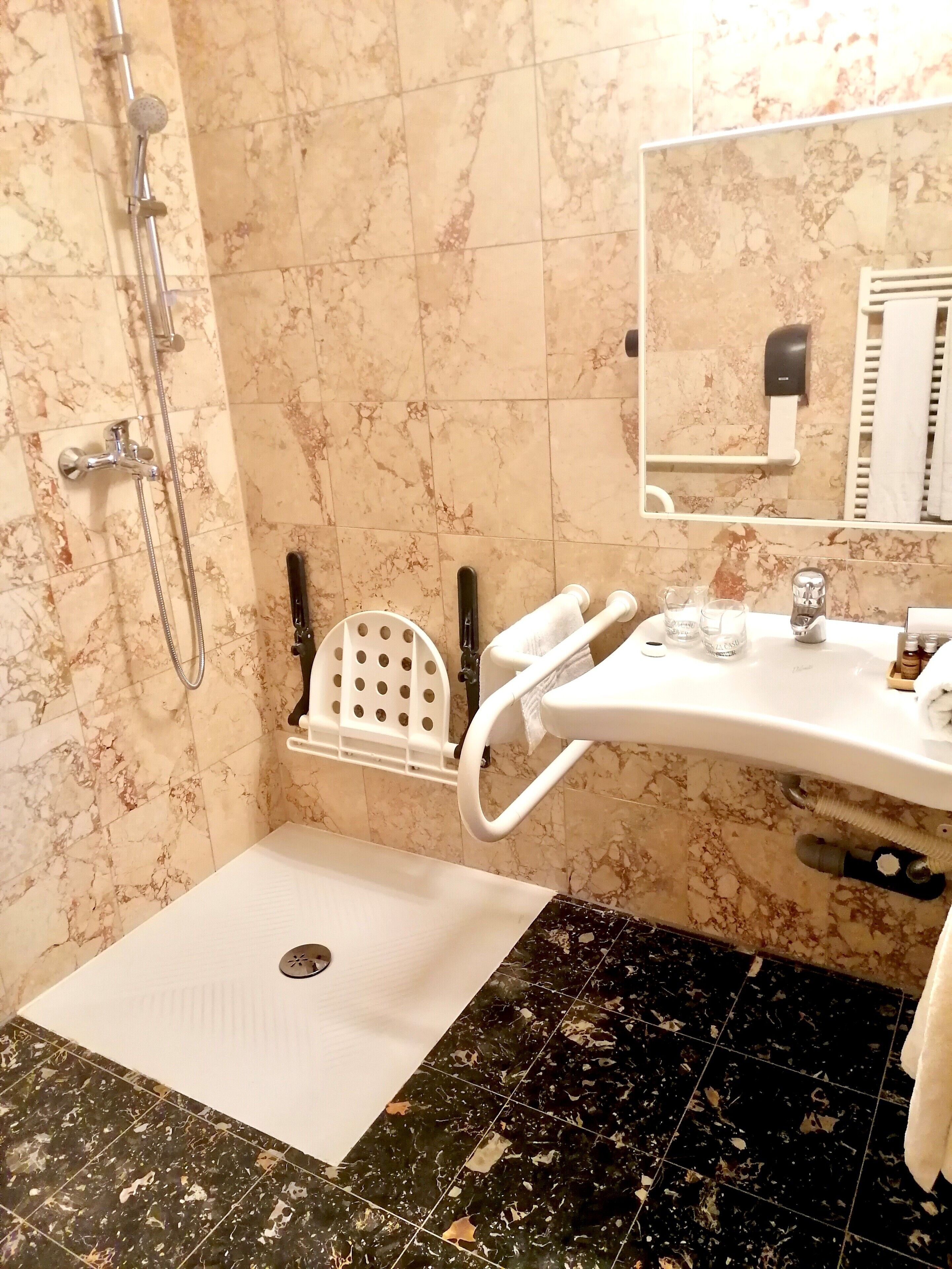 attic twin room for disabled | bathroom | free toiletries, hair dryer, bathrobes, slippers