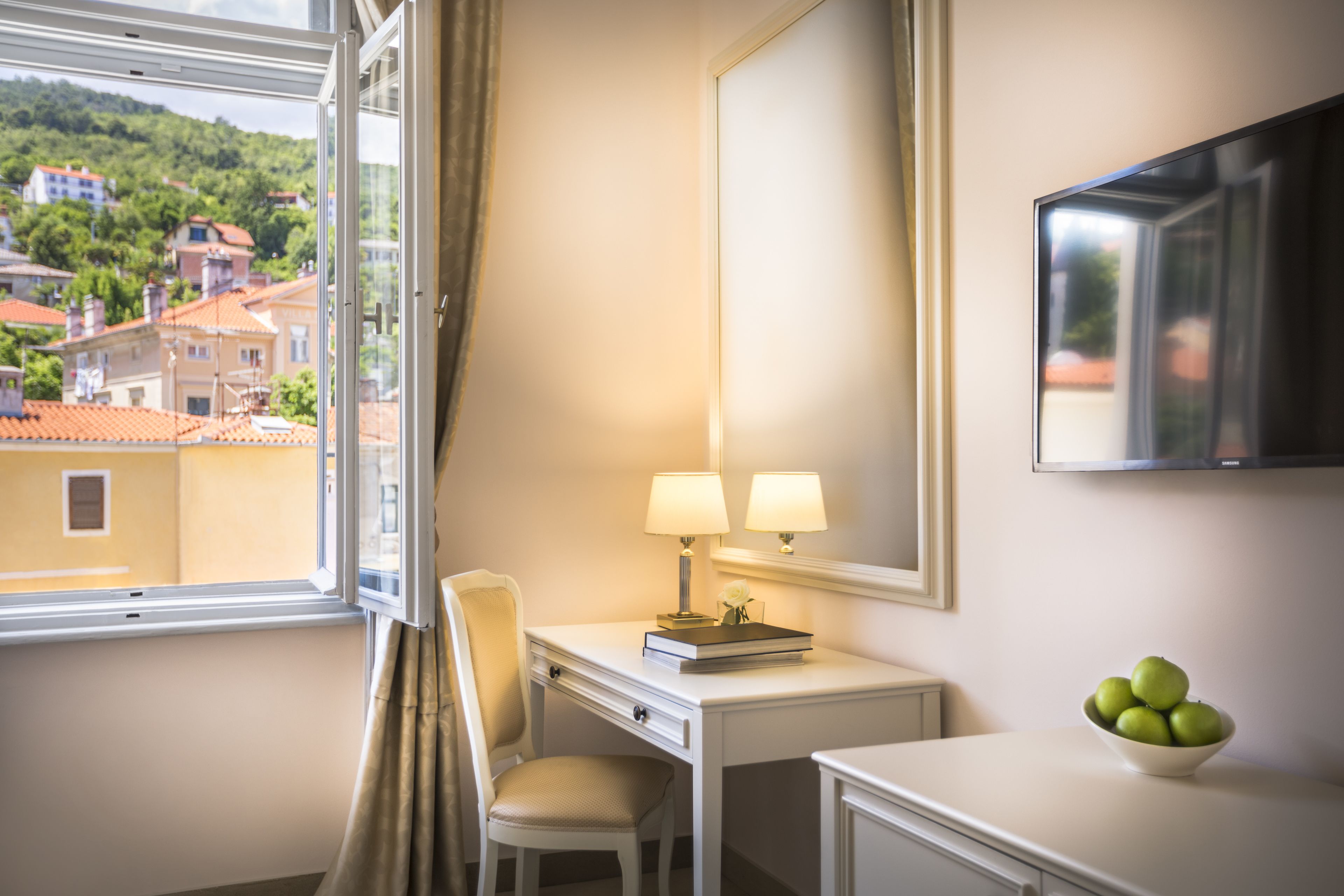 1 bedroom, minibar, in-room safe, desk