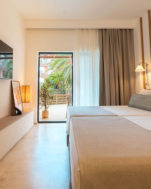 Coffres-forts dans les chambres, bureau, rideaux occultants