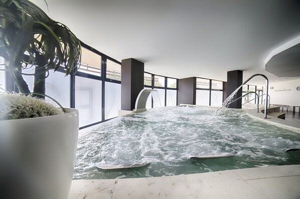 Soins corporels, gommages corporels, soins du visage