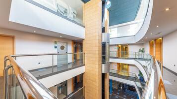 Corrimani lungo i corridoi