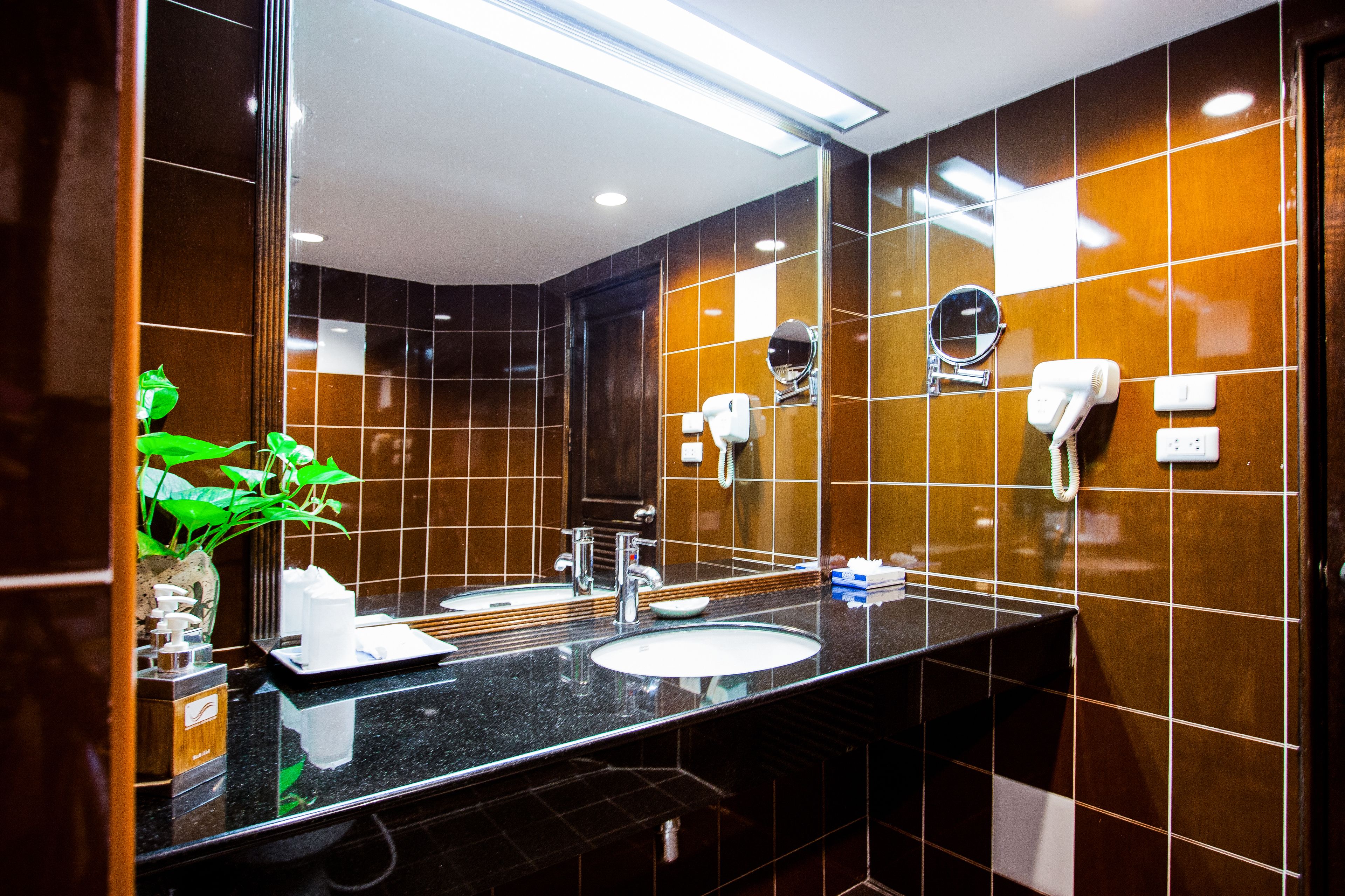 family suite, 2 bedrooms | bathroom | separate bathtub and shower, free toiletries, hair dryer, bathrobes