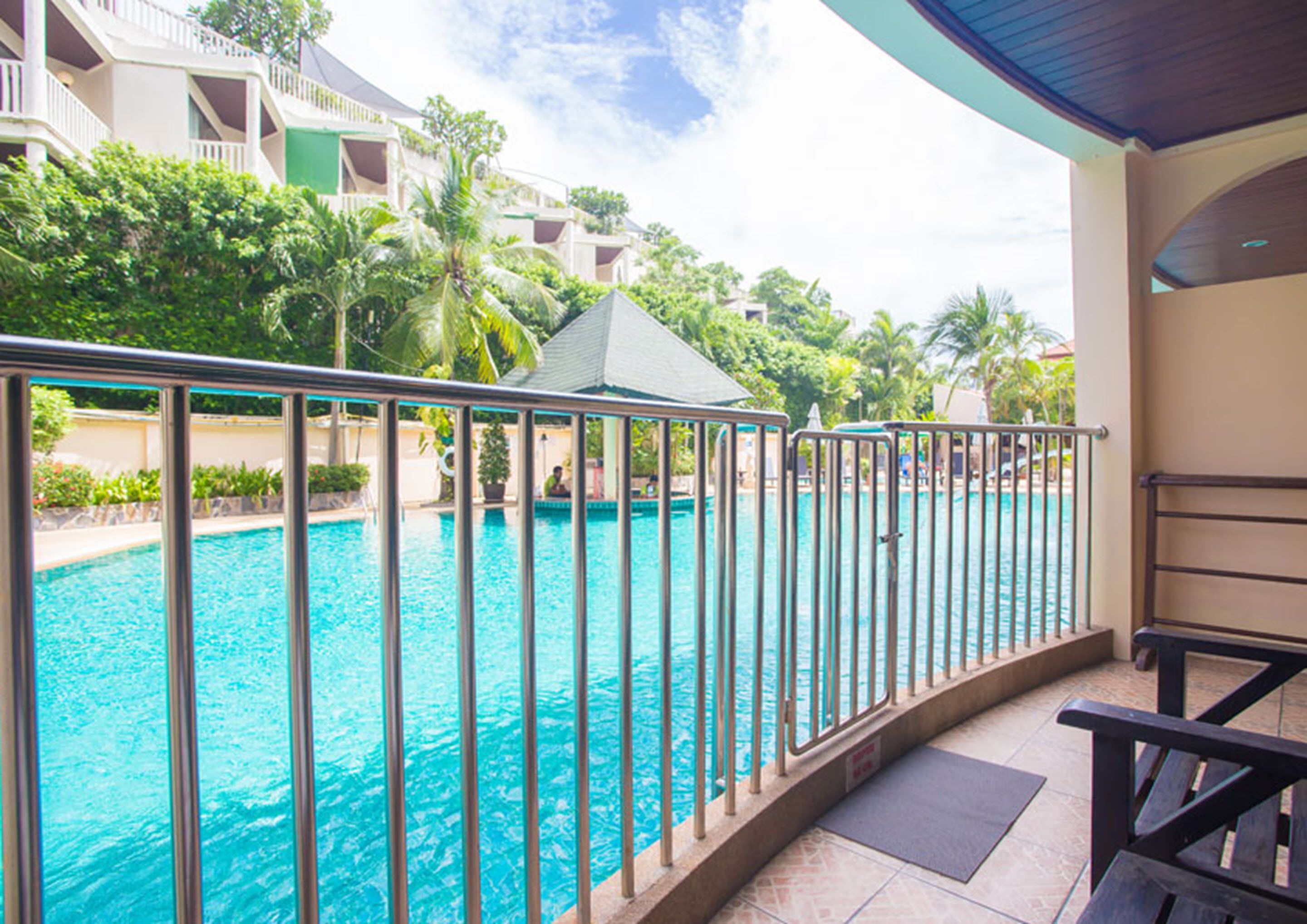 deluxe room, pool access | view from room