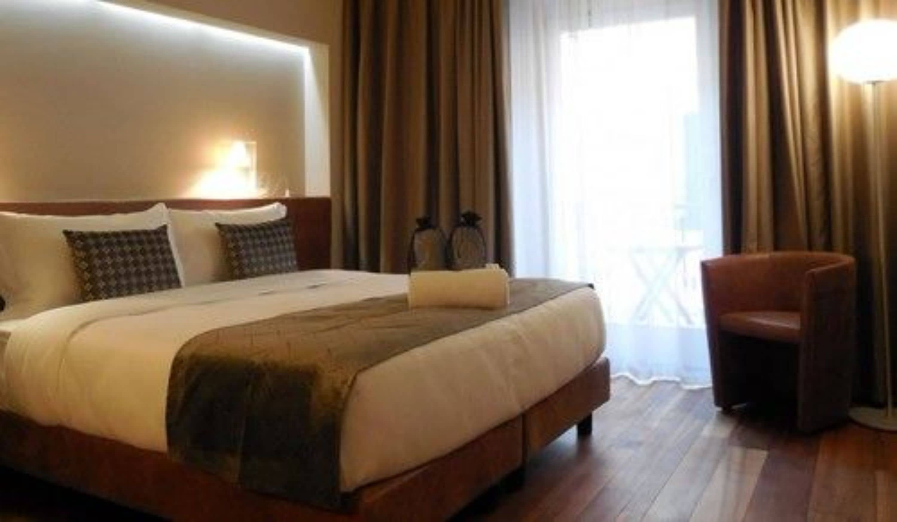 superior room | down duvets, minibar, in-room safe, soundproofing